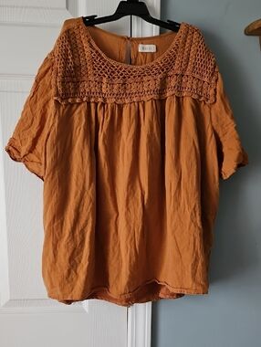 Women's Mustard Crochet Yoke Short Sleeve Top